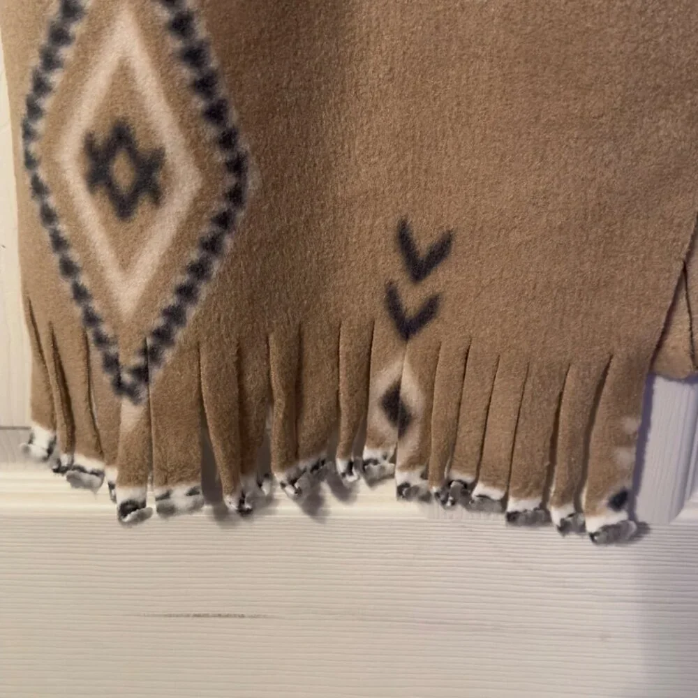 Vintage-Inspired Beige & Black Southwestern Patterned Fringe Scarf Unisex NWOT